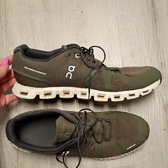 On Running Other - On Running Men's Green and Cream Athletic Shoes